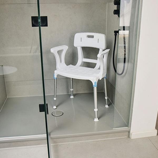 Duschstuhl Laguna mit Rücken- und Armlehne